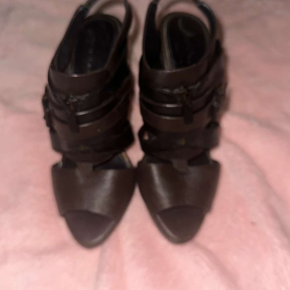 Elie Tahari Black Leather slingback strappy sandals